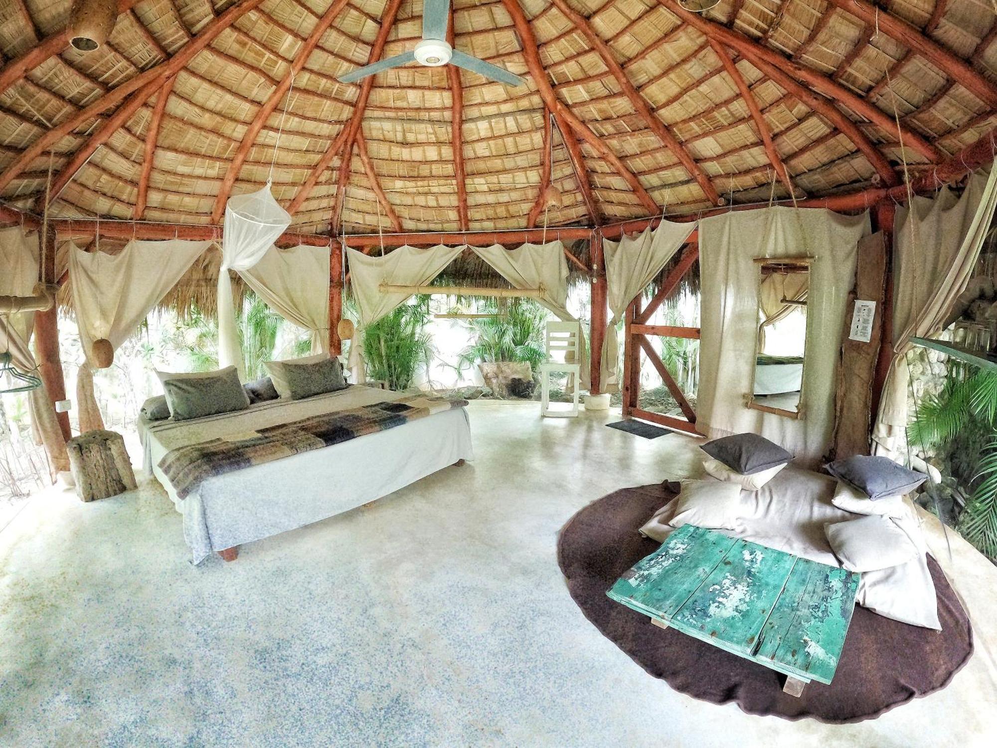 Отель Dream Glamping Jungle Bohio Лас Терренас Экстерьер фото