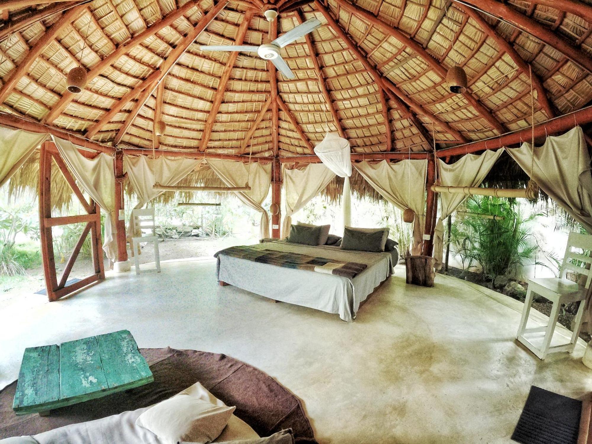 Отель Dream Glamping Jungle Bohio Лас Терренас Экстерьер фото